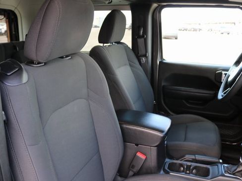 Used 2023 Jeep Wrangler Sport S image 16