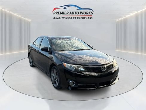 Used 2012 Toyota Camry SE FWD image 3