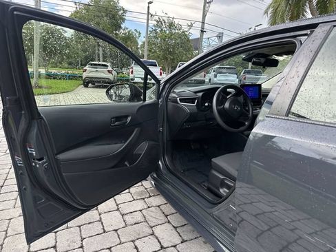 Used 2023 Toyota Corolla LE w/ LE Convenience Package FWD image 22