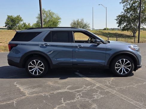 Used 2025 Ford Explorer ST-Line AWD/4WD image 14