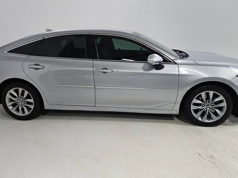 Used 2019 Toyota Avalon XLE w/ Carpet Mat Package image 9