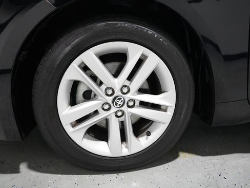 Used 2019 Toyota Corolla SE image 2