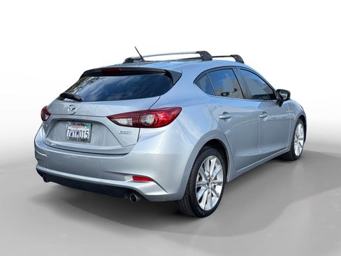 Used 2017 MAZDA MAZDA3 Touring image 5