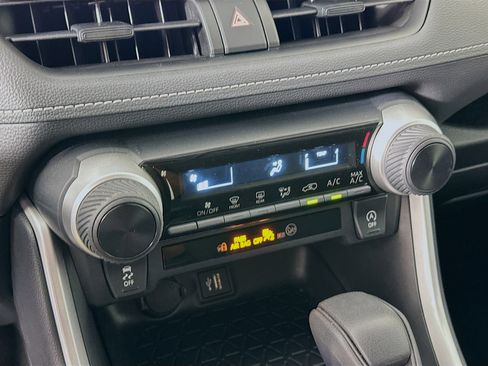 Used 2024 Toyota RAV4 LE image 22