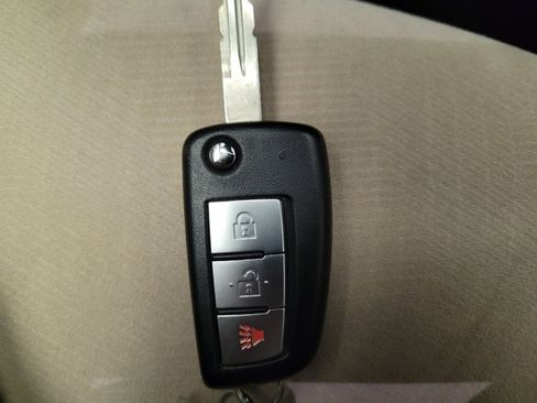 Used 2016 Nissan Rogue S w/ Appearance Package FWD image 32