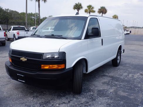 Used 2023 Chevrolet Express 2500 w/ Driver Convenience Package RWD image 19
