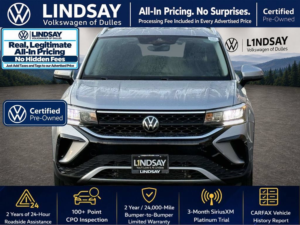 Used 2023 Volkswagen Taos SE w/ Panoramic Sunroof Package FWD image 3