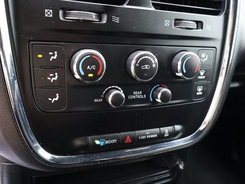 Used 2015 Dodge Grand Caravan SE FWD image 27