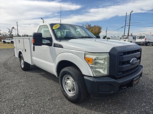 Used 2016 Ford F250 XL w/ Power Equipment Group image 4