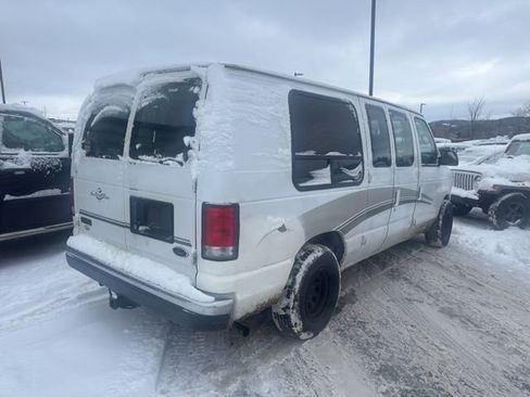 Used 2002 Ford E-150 and Econoline 150 image 15
