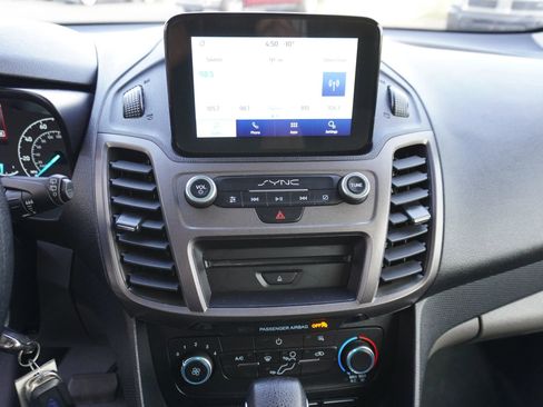 Used 2022 Ford Transit Connect XL image 17