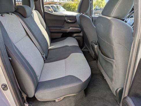 Used 2021 Toyota Tacoma image 19