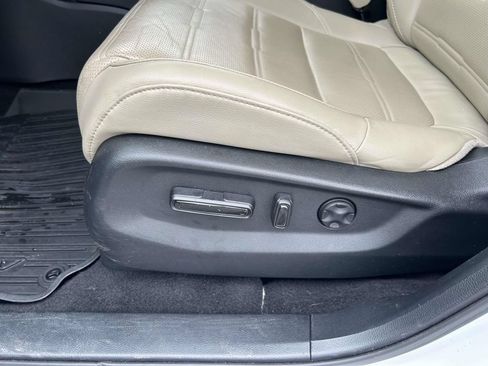 Used 2019 Honda CR-V Touring image 18