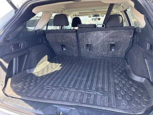 Used 2022 Subaru Outback Premium image 25