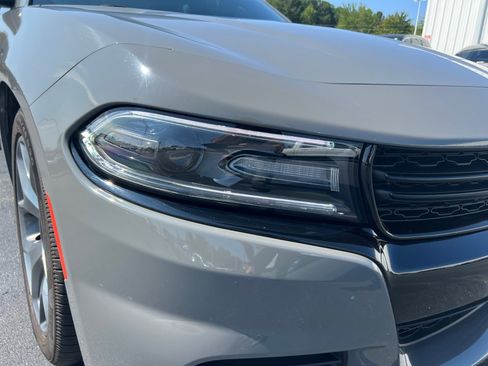 Used 2017 Dodge Charger R/T w/ Plus Group RWD image 28