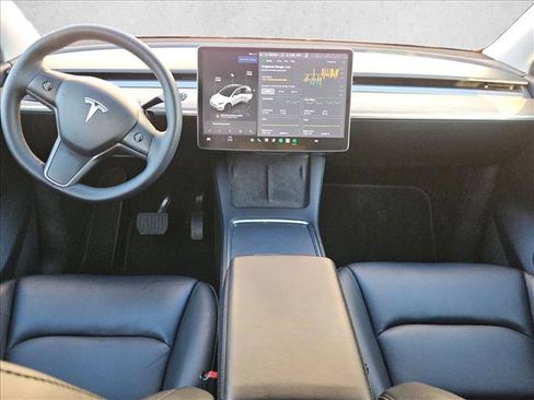 Used 2022 Tesla Model Y Long Range AWD/4WD image 23