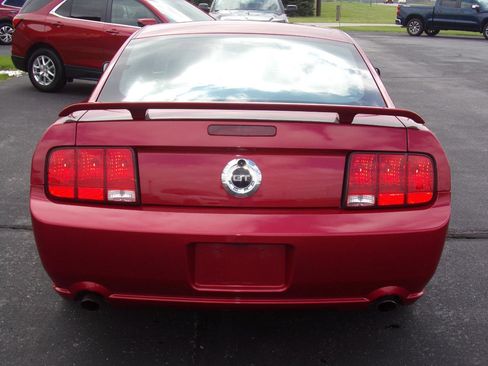 Used 2005 Ford Mustang GT RWD image 4