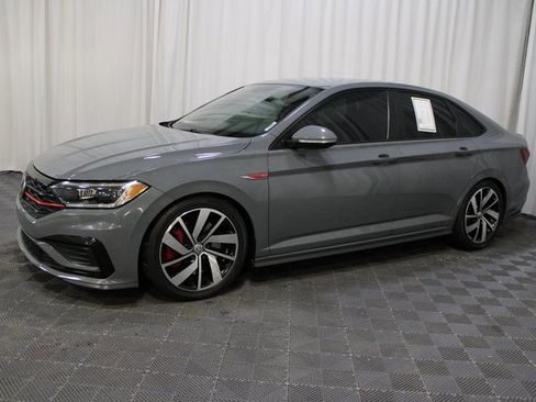 Used 2019 Volkswagen Jetta GLI image 3