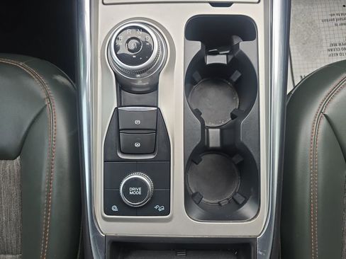 Used 2022 Ford Explorer Timberline image 12
