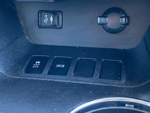 Used 2016 Toyota Highlander LE image 21