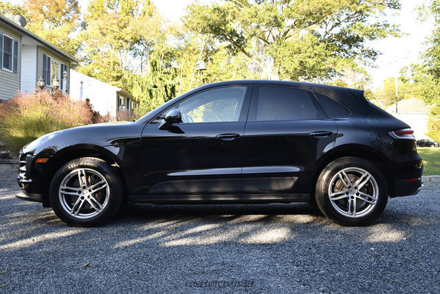 Used 2021 Porsche Macan AWD/4WD image 2