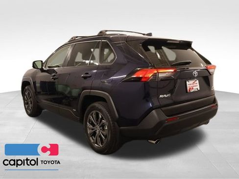 Certified 2022 Toyota RAV4 XLE Premium AWD/4WD image 5