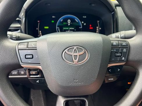 Used 2025 Toyota Camry LE FWD image 29