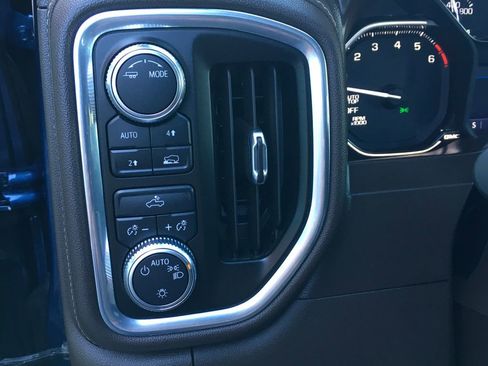 Used 2021 GMC Sierra 1500 SLE w/ Remote Start Package AWD/4WD image 18
