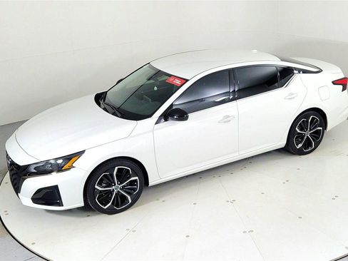 Certified 2024 Nissan Altima 2.5 SR image 37