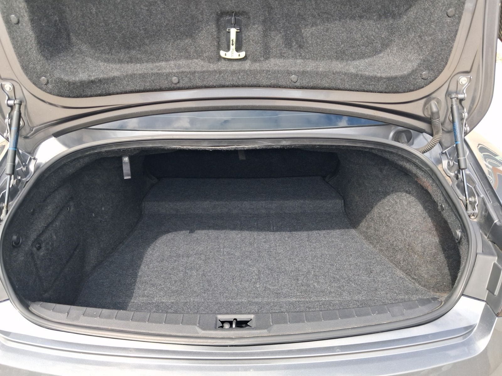 Used 2019 INFINITI Q60 Red Sport 400 w/ Cargo Package AWD/4WD image 25