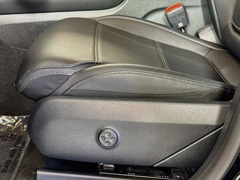 Used 2026 Mercedes-Benz GLC 300 4MATIC image 18