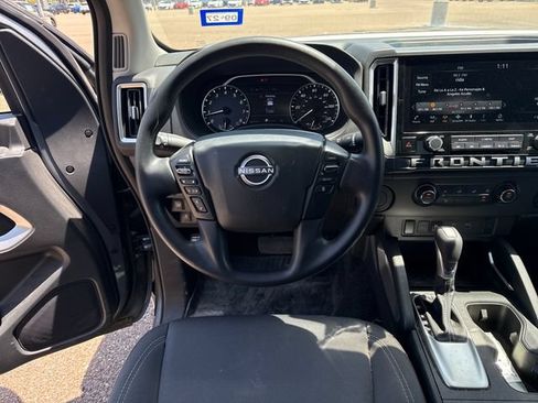 Certified 2025 Nissan Frontier SV RWD image 13