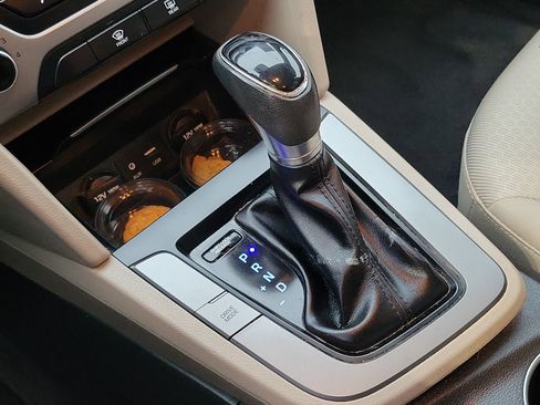 Used 2018 Hyundai Elantra SEL image 13