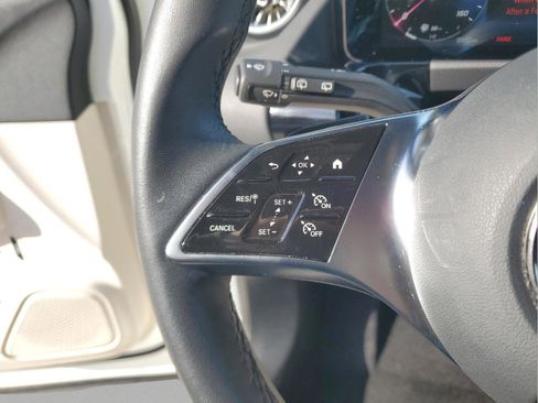 Used 2025 Mercedes-Benz GLA 250 image 28