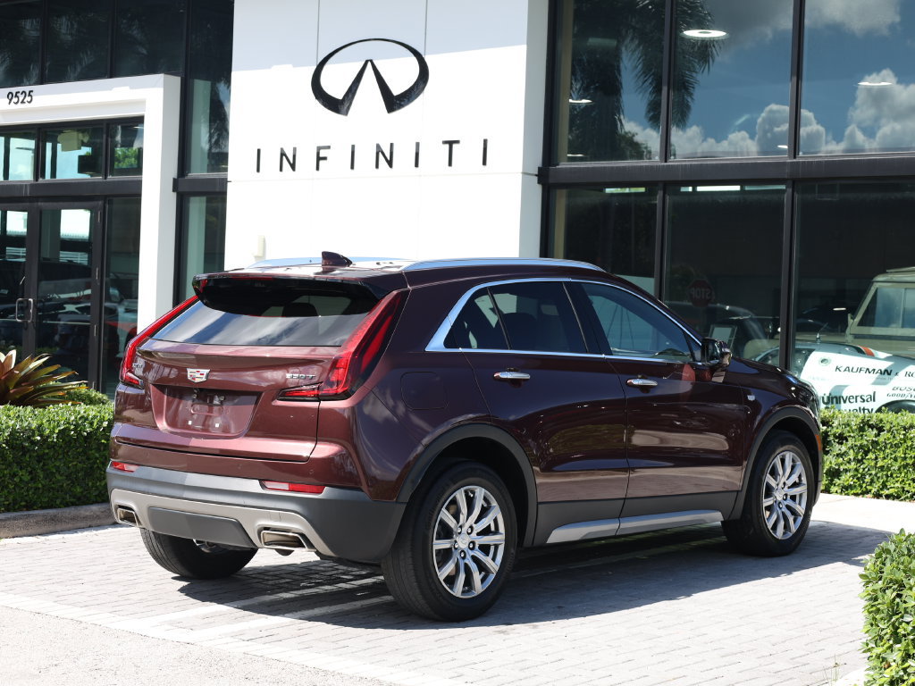Used 2023 Cadillac XT4 Premium Luxury w/ Enhanced Visibility Package FWD image 4
