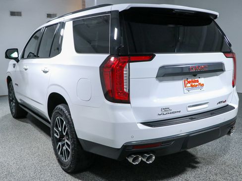 Used 2023 GMC Yukon AT4 w/ Technology Package AWD/4WD image 9