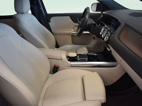 Used 2021 Mercedes-Benz GLA 250 4MATIC image 19