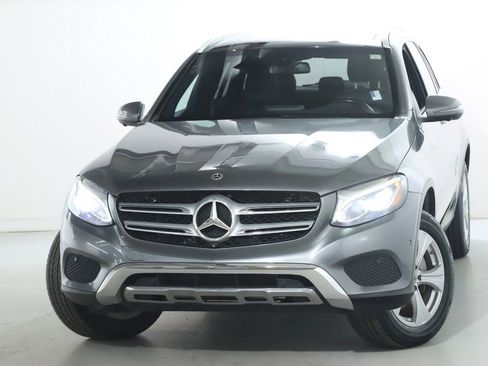 Used 2018 Mercedes-Benz GLC 300 4MATIC image 2
