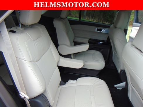 Used 2023 Ford Explorer Platinum w/ Technology Package image 38