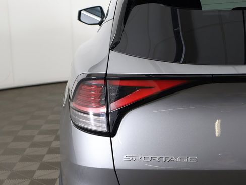 Used 2024 Kia Sportage LX image 13