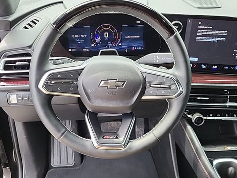 Used 2025 Chevrolet Traverse Z71 w/ Enhanced Driving Package AWD/4WD image 17