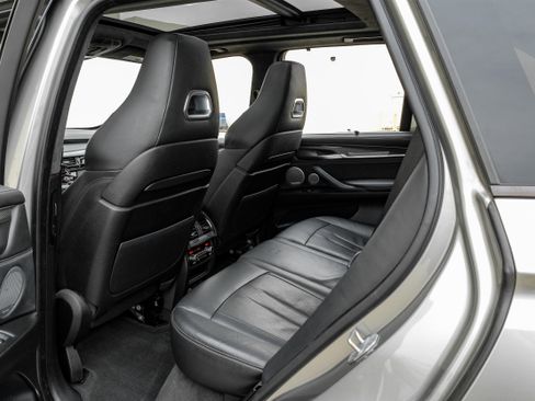 Used 2015 BMW X5 M image 47