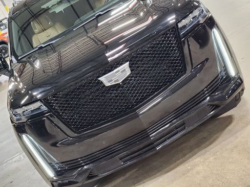 Used 2023 Cadillac Escalade Sport w/ LPO, ONYX Package AWD/4WD image 17
