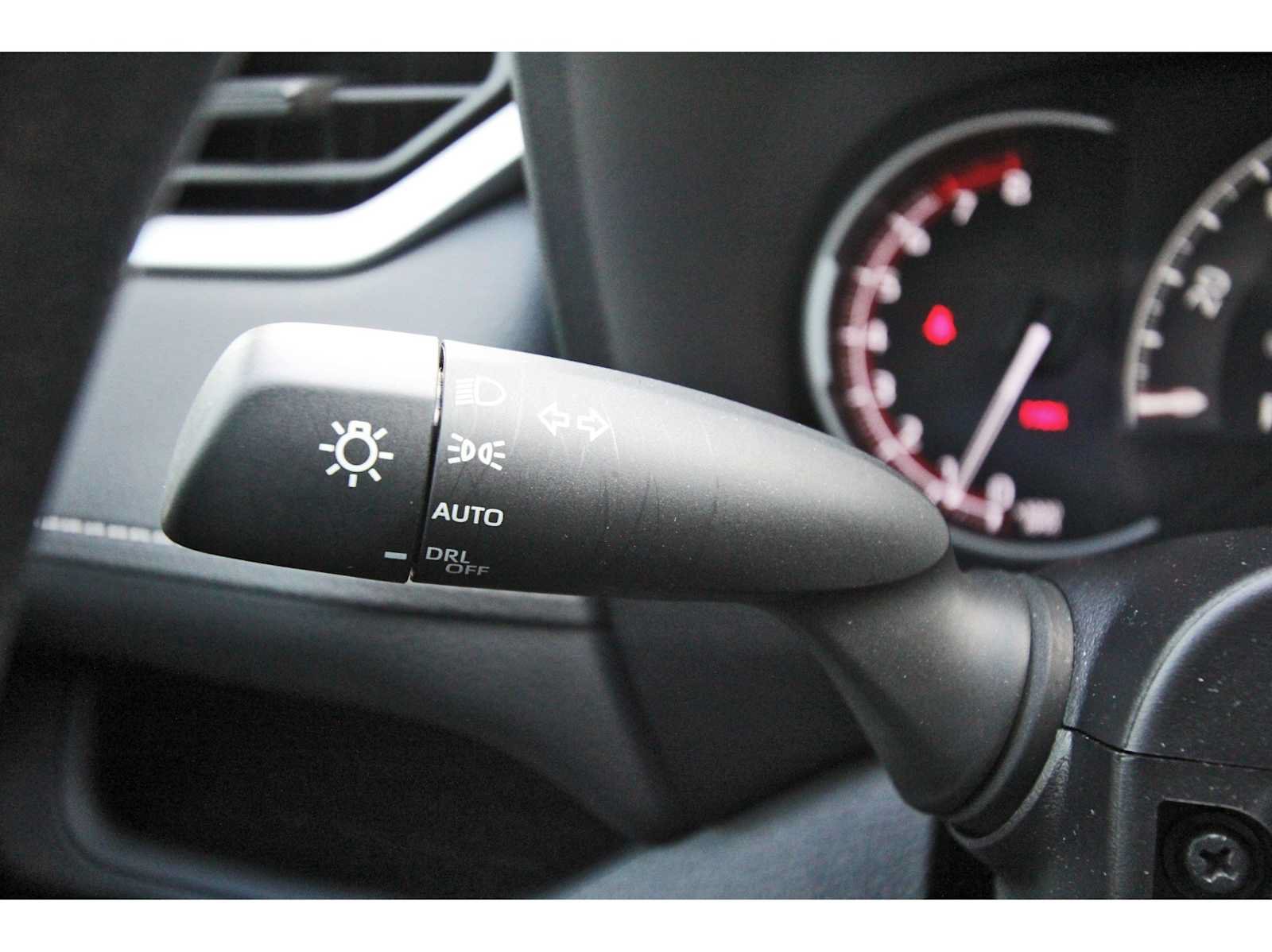Used 2025 Toyota RAV4 XLE w/ Convenience Package FWD image 16