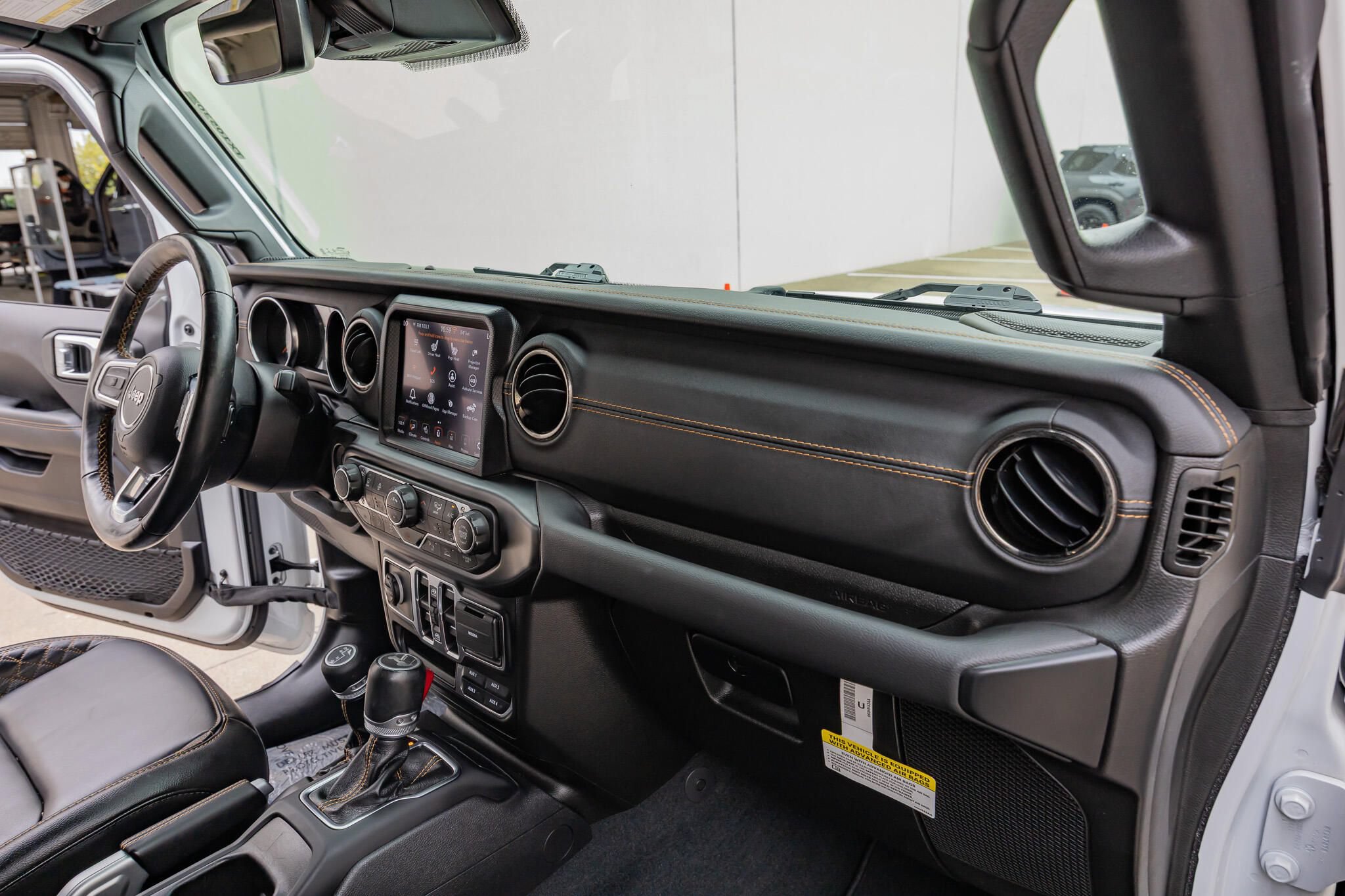 Used 2022 Jeep Wrangler Unlimited Sahara AWD/4WD image 18