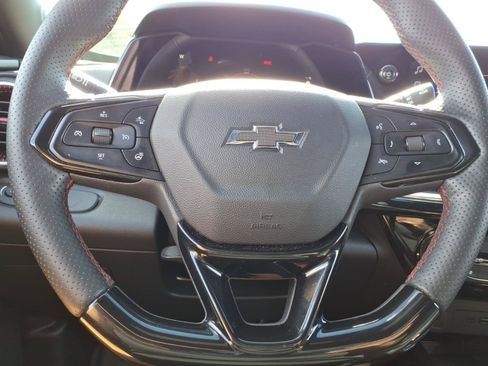 Used 2024 Chevrolet Trax RS w/ Sunroof Package FWD image 14