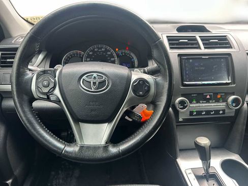 Used 2014 Toyota Camry SE FWD image 10