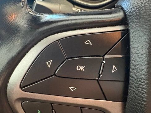 Used 2020 Jeep Cherokee Limited AWD/4WD image 25