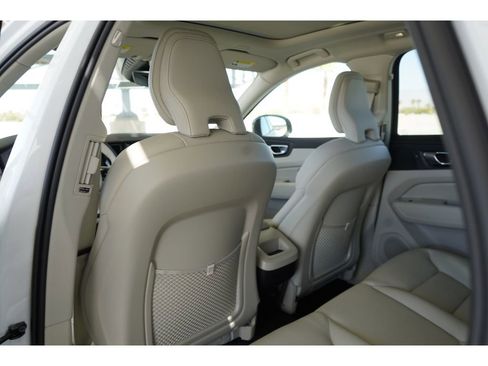 New 2025 Volvo XC60 B5 Core w/ Protection Package Premier image 20