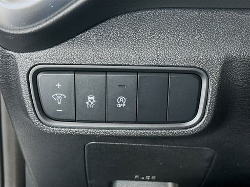 Used 2025 Kia Soul LX w/ LX Technology Package image 17